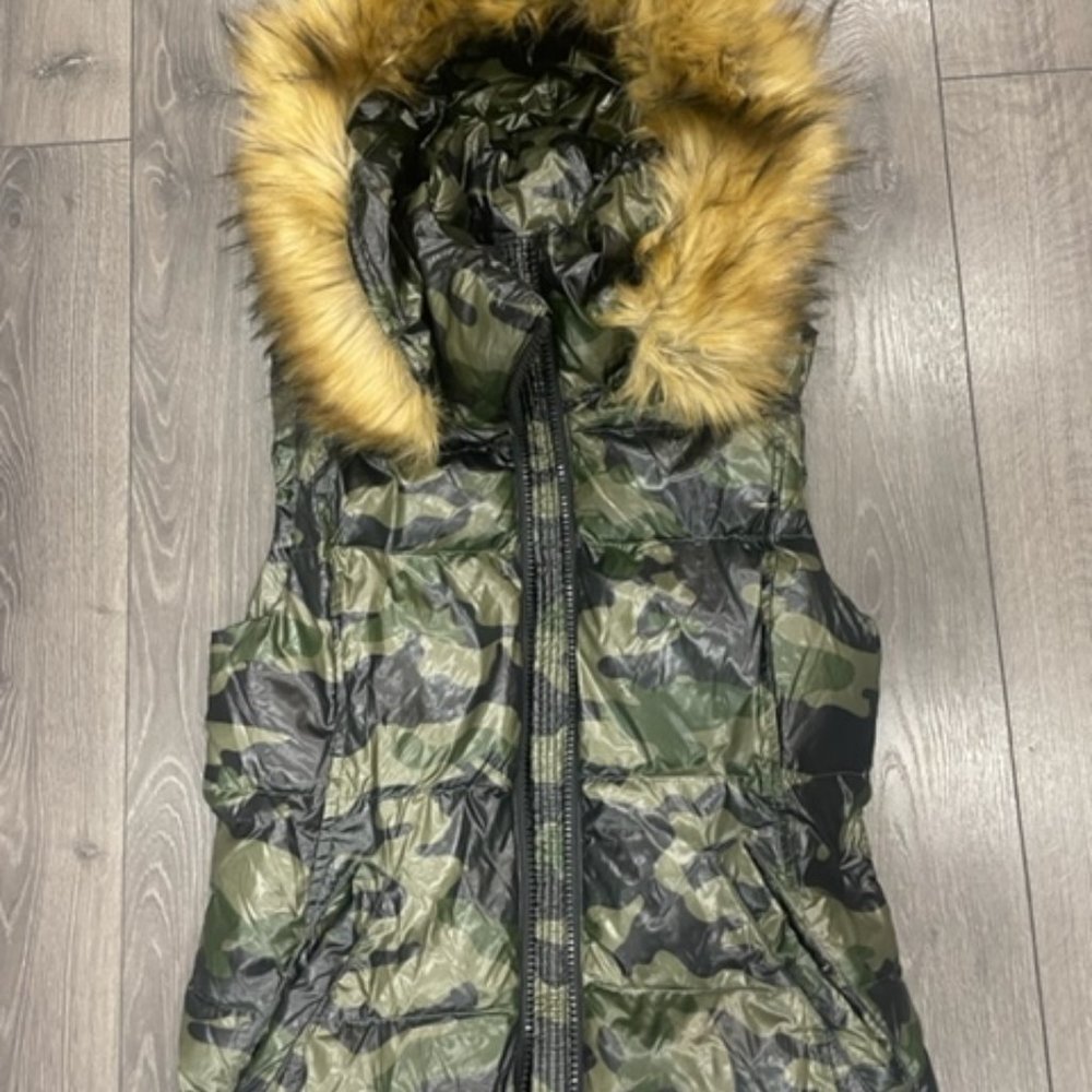 SAM. Vest size S